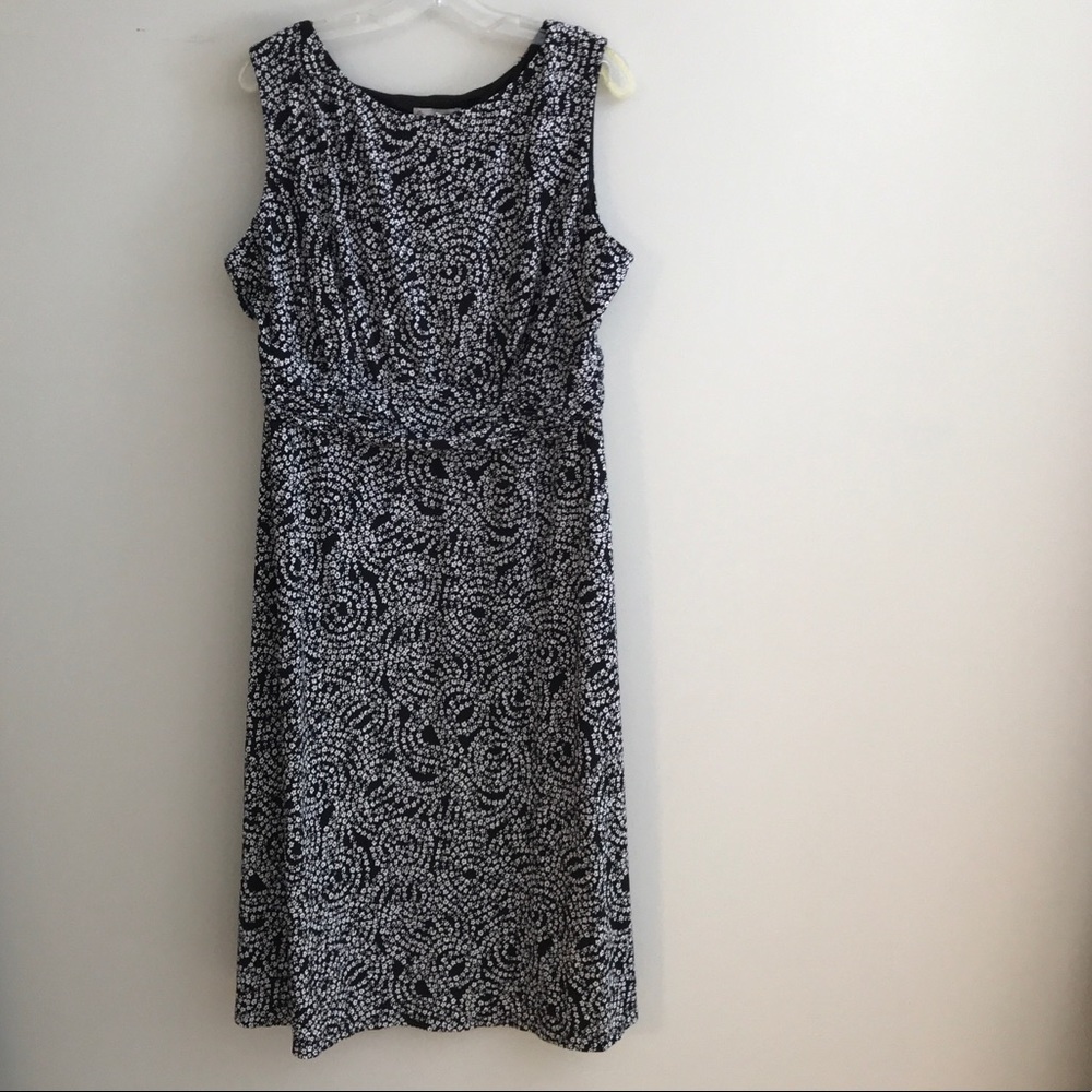 NWOT. Black and white Dress Barn dress. Size 18.
